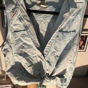 Levi’s front tie top XL